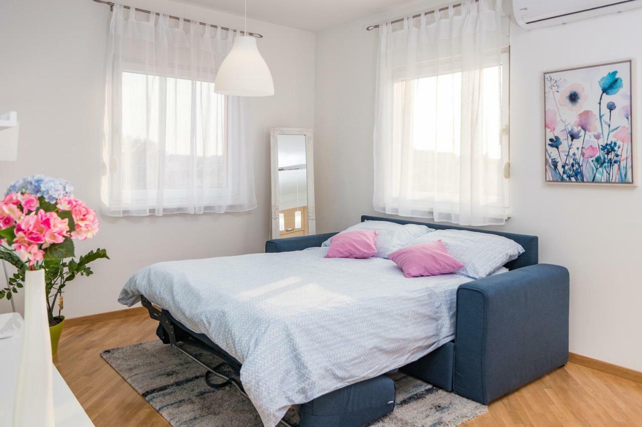 Apartment Pula Relax Экстерьер фото